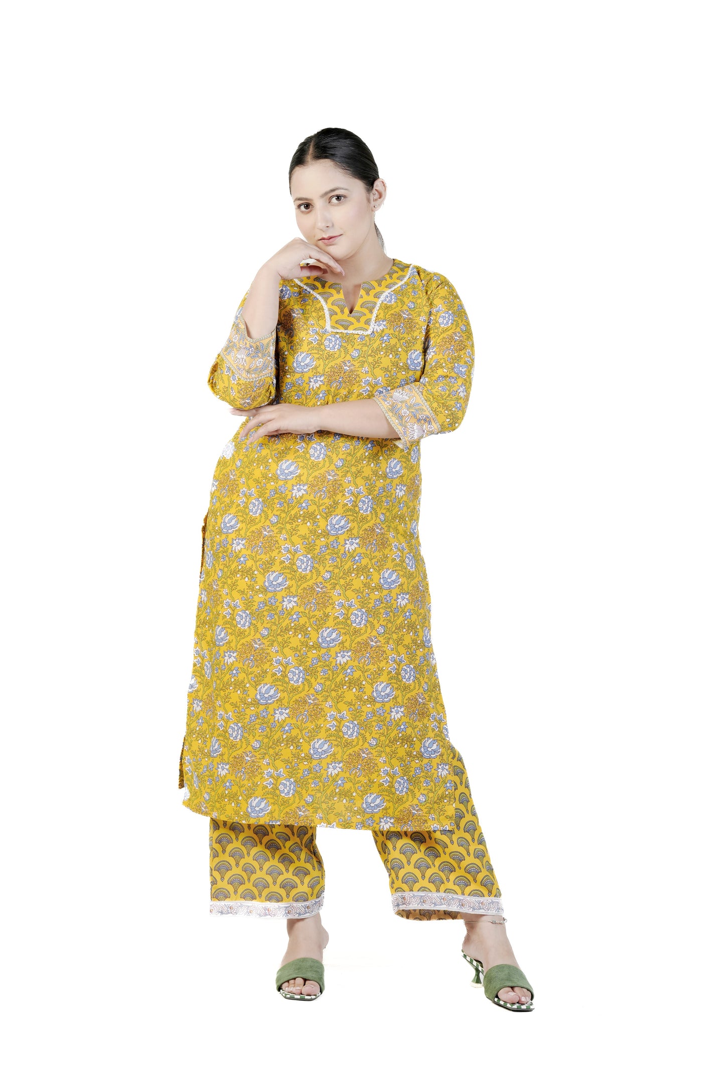 Tatav by Sri Shruu Beautiful Printed Suit